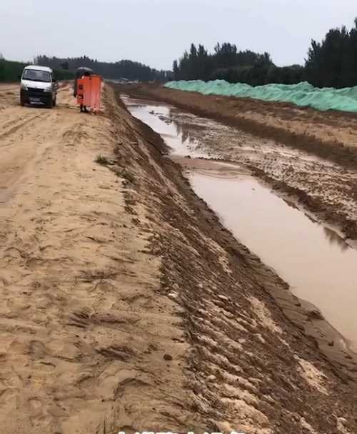 南阳方城县河道降水